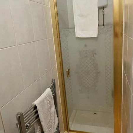 No Frills & Nothing Fancy 1 Bed Studio City Centre Cardiff Exterior photo
